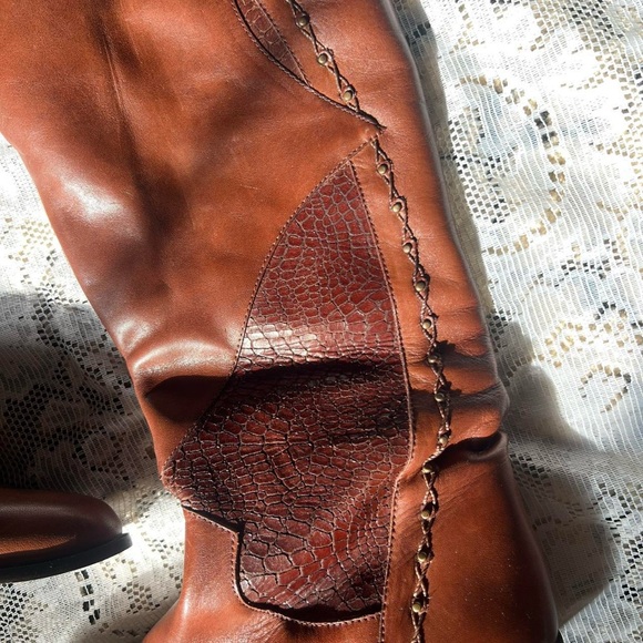 Vintage genuine leather brown boots, leather knee high boots, boho boots - Picture 4 of 6